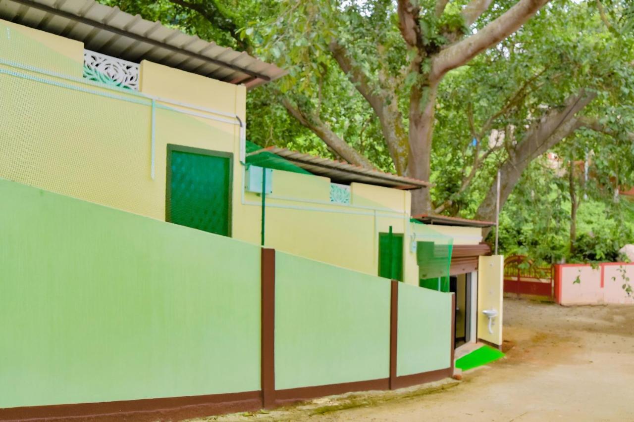 OYO 77896 Darshini Homes Guwahati Esterno foto